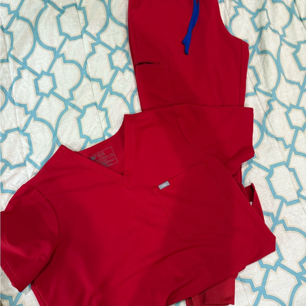 Figs Red Scrub Set